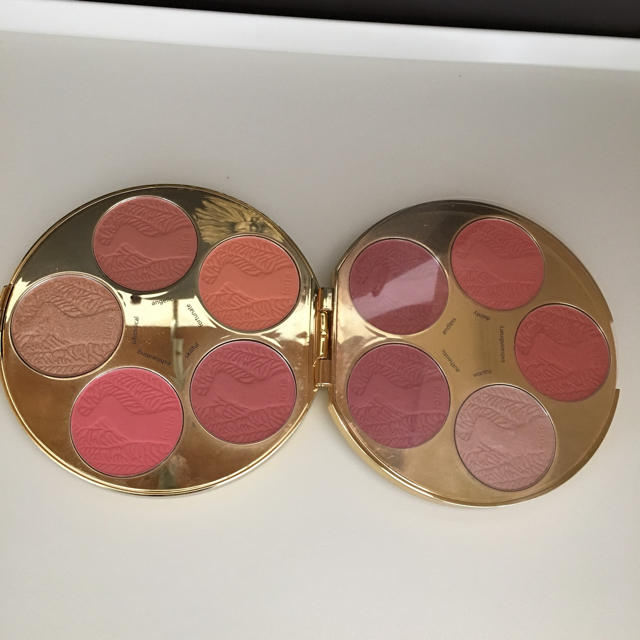 Sephora(セフォラ)のtarte blush bazaar フェイスパレット コスメ/美容のベースメイク/化粧品(フェイスカラー)の商品写真