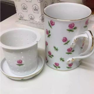 ロイヤルアルバート(ROYAL ALBERT)のロイヤルアーデン蓋つき マグカップ 未使用(食器)