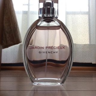 ジバンシィ(GIVENCHY)のジバンシイ ジャルダンプレシュー オードトワレ 50ml(香水(女性用))