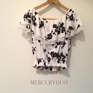 マーキュリーデュオ(MERCURYDUO)の10日まで値下げ！マーキュリーデュオ♡オフショル  花柄ブラウス(シャツ/ブラウス(半袖/袖なし))