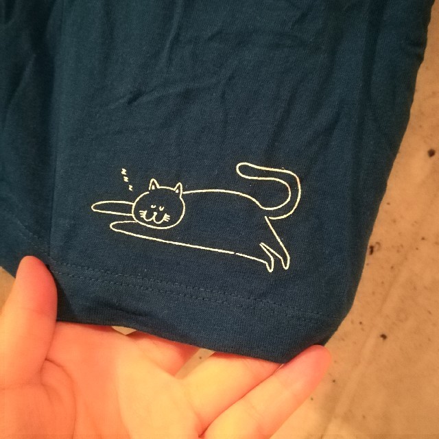 Design Tshirts Store graniph(グラニフ)のグラニフ　猫　Tシャツ　値下げ レディースのトップス(Tシャツ(半袖/袖なし))の商品写真