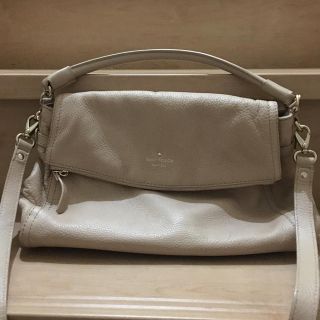 ケイトスペードニューヨーク(kate spade new york)のkate spade ベージュ バッグ(ハンドバッグ)