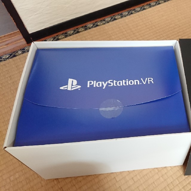 PlayStation VR(プレイステーションヴィーアール)の[たっちゃんさん専用]新品未開封　新型PSVR　CUHJ-16003 エンタメ/ホビーのゲームソフト/ゲーム機本体(家庭用ゲーム機本体)の商品写真