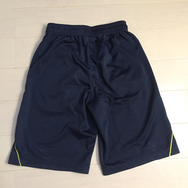 adidas(アディダス)のアディダス ハーフパンツ  サイズ130 キッズ/ベビー/マタニティのキッズ服男の子用(90cm~)(パンツ/スパッツ)の商品写真