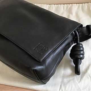 ロエベ(LOEWE)の美品 ロエベ  LOEWE フラメンコ ノット フラップバッグ ナッパレザー(ショルダーバッグ)