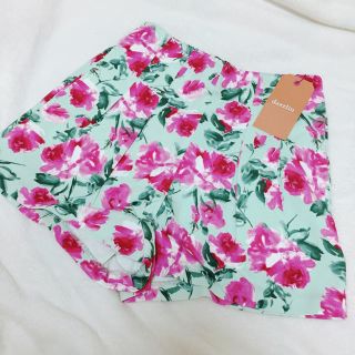 ダズリン(dazzlin)のdazzlin 花柄ショートパンツ(ショートパンツ)