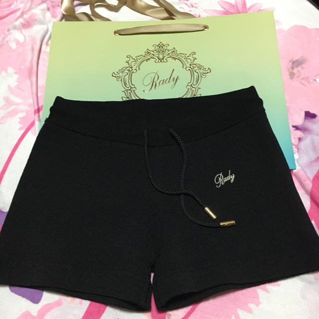 Rady(レディー)のRady ♡しゃりしゃりパンツ ブラック レディースのパンツ(ショートパンツ)の商品写真