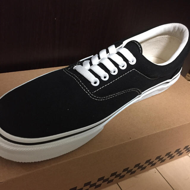 VANS(ヴァンズ)の【新品未使用】VANS ERA ブラック 27cm メンズの靴/シューズ(スニーカー)の商品写真