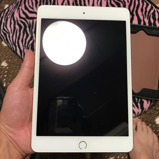 duffy様専用au版 ipadmini4 美品 難あり - 1