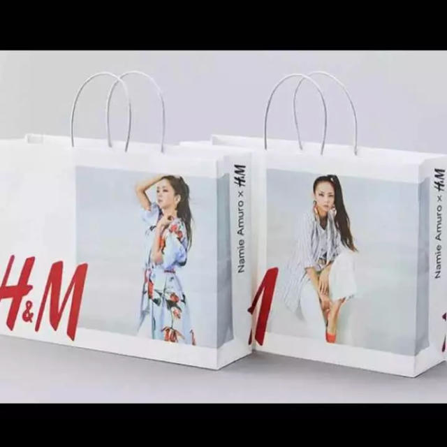 H&M(エイチアンドエム)のお値下げ❗️ 安室奈美恵　ショッパー　ショップ袋 エンタメ/ホビーのタレントグッズ(ミュージシャン)の商品写真