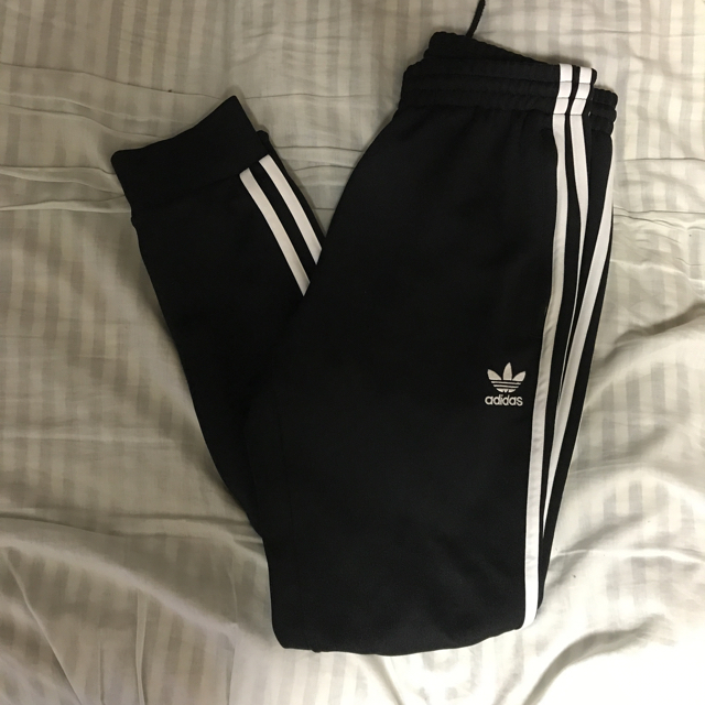 adidas(アディダス)のadidas Originals トラックパンツ メンズのトップス(ジャージ)の商品写真