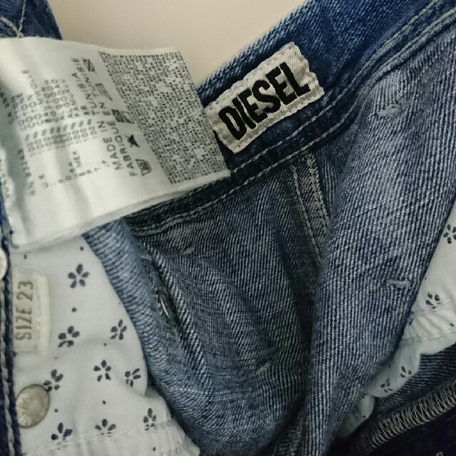 DIESEL(ディーゼル)の【あんかりん様専用】DIESEL デニムパンツ  ショートパンツ レディースのパンツ(ショートパンツ)の商品写真