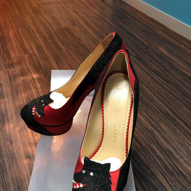 Christian Louboutin(クリスチャンルブタン)のシャーロット オリンピア サテン狼パンプス 美品 レディースの靴/シューズ(ハイヒール/パンプス)の商品写真