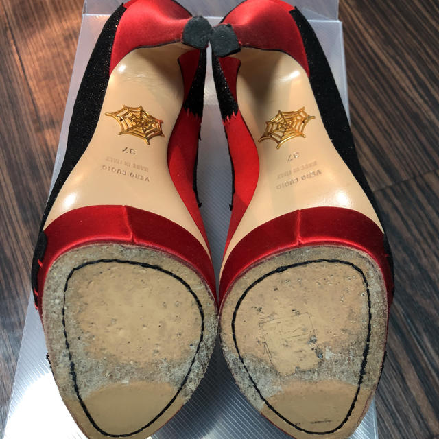 Christian Louboutin(クリスチャンルブタン)のシャーロット オリンピア サテン狼パンプス 美品 レディースの靴/シューズ(ハイヒール/パンプス)の商品写真