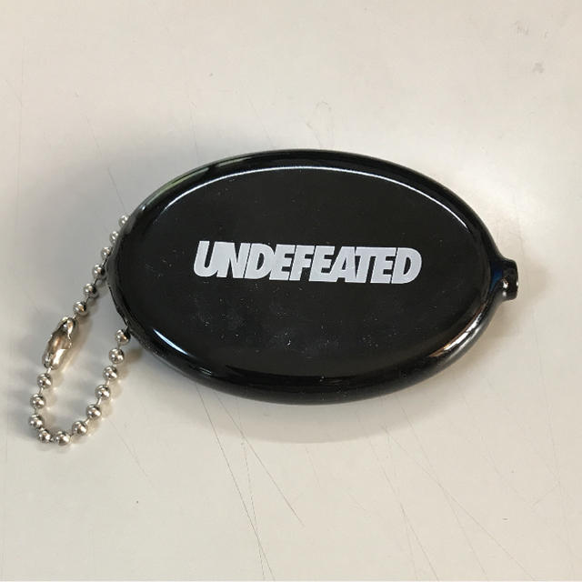 UNDEFEATED(アンディフィーテッド)の未使用 黒 UNDEFEATED コインケース 東京店購入 アンディフィーテッド メンズのファッション小物(コインケース/小銭入れ)の商品写真