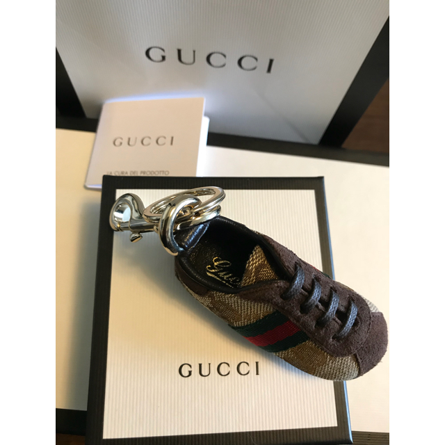 Gucci(グッチ)のグッチ GGキャンパス スニーカー チャーム 新品 箱付き値下げ レディースのアクセサリー(チャーム)の商品写真