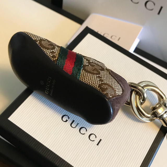 Gucci(グッチ)のグッチ GGキャンパス スニーカー チャーム 新品 箱付き値下げ レディースのアクセサリー(チャーム)の商品写真