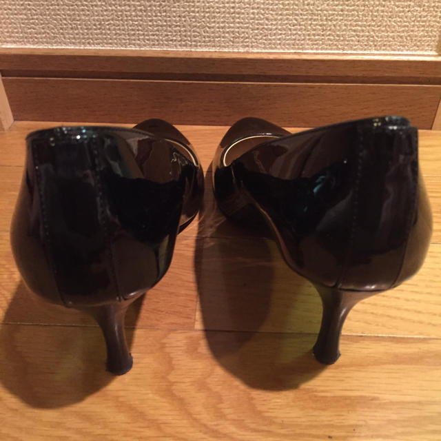 UNITED ARROWS(ユナイテッドアローズ)のエナメル プレーンパンプス レディースの靴/シューズ(ハイヒール/パンプス)の商品写真