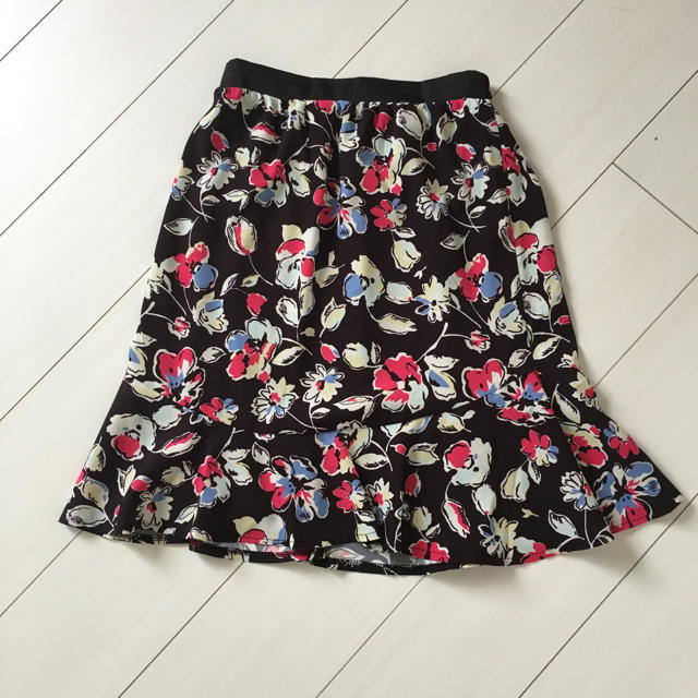 tocco(トッコ)の【新品タグ付き】花柄スカート♡ レディースのスカート(ひざ丈スカート)の商品写真