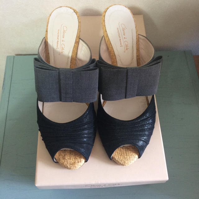 Odette e Odile(オデットエオディール)のユナイテッドアローズ オデットエオディールリボンラタン素材ミュール レディースの靴/シューズ(サンダル)の商品写真