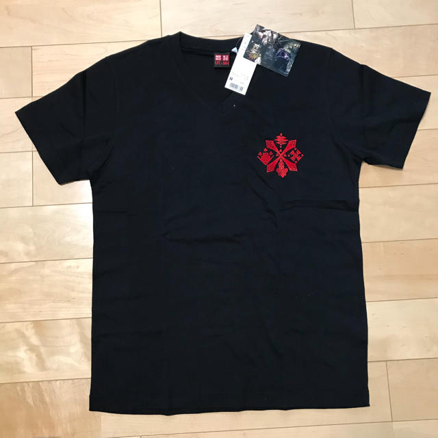 UNIQLO(ユニクロ)のモンスターハンター４  Ｔシャツ  size M   GW03 エンタメ/ホビーのゲームソフト/ゲーム機本体(携帯用ゲームソフト)の商品写真