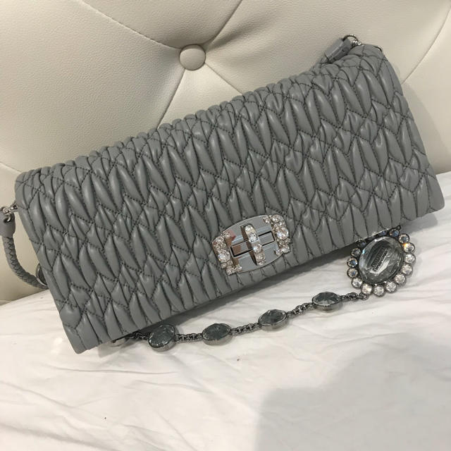 新品 miumiu ナッパクリスマス