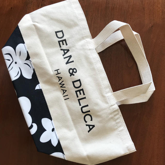 DEAN & DELUCA(ディーンアンドデルーカ)の【期間限定値下げ】【新品】DEAN & DELUCA ハワイ限定 トートバッグ レディースのバッグ(トートバッグ)の商品写真