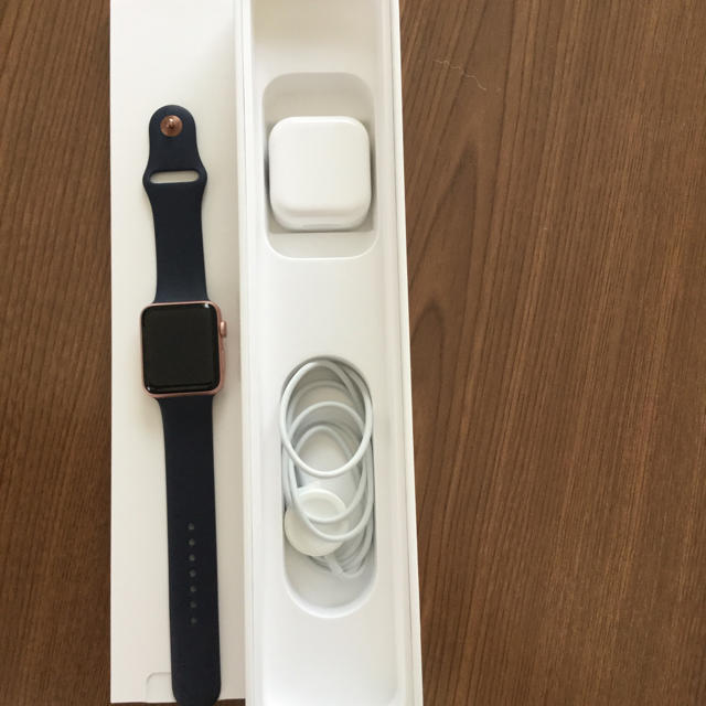 Apple Watch(アップルウォッチ)の特価Apple Watch series 2 ローズピンクSuika不可 メンズの時計(腕時計(デジタル))の商品写真