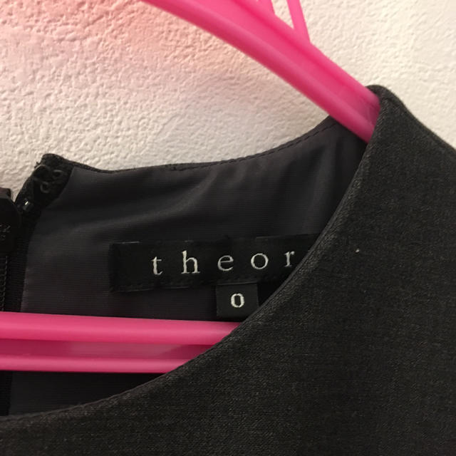 theory(セオリー)のtheory人気定番ワンピース グレー レディースのワンピース(ひざ丈ワンピース)の商品写真