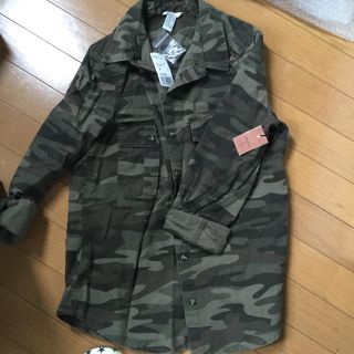 フォーエバートゥエンティーワン(FOREVER 21)のフォーエバー２１迷彩ジャケット(ミリタリージャケット)