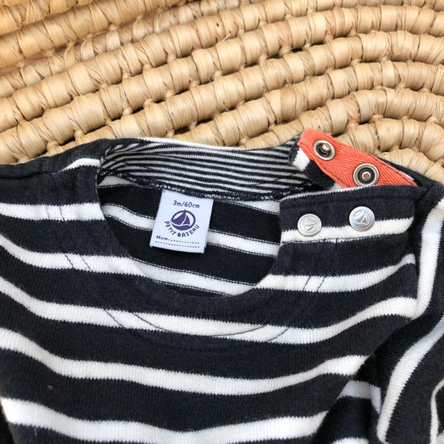 PETIT BATEAU(プチバトー)のPETIT BATEAU (プチバトー) 3m/60cm ボーダーロンT キッズ/ベビー/マタニティのベビー服(~85cm)(シャツ/カットソー)の商品写真