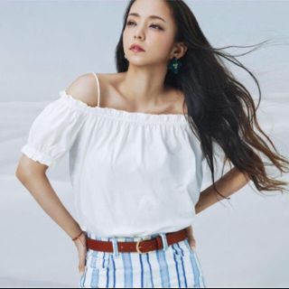 エイチアンドエイチ(H&H)の安室 奈美恵さん H&M コラボ オフショル 白 Mサイズ(シャツ/ブラウス(半袖/袖なし))