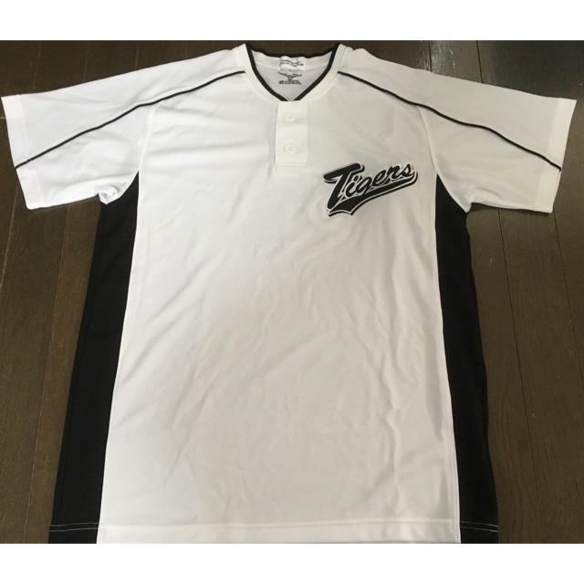 MIZUNO(ミズノ)の阪神タイガース☆オフィシャルファンクラブ☆公式Tシャツ スポーツ/アウトドアの野球(応援グッズ)の商品写真
