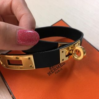 エルメス(Hermes)のHERMES エルメス ケリーブレスレット レザー 黒 ゴールド レア 美品(ブレスレット/バングル)