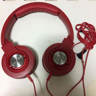 オーディオテクニカ(audio-technica)のaudio-technica ヘッドフォン レッド(ヘッドフォン/イヤフォン)