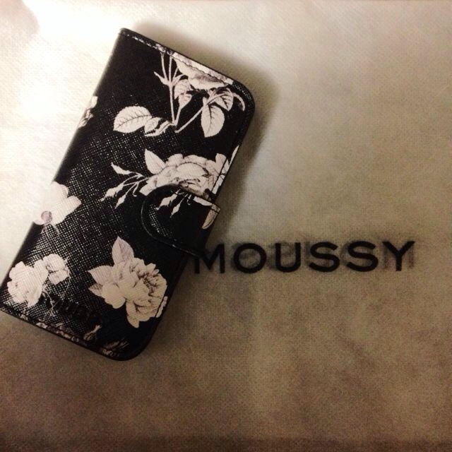 moussy(マウジー)のmoussy iPhoneケース スマホ/家電/カメラのスマホアクセサリー(モバイルケース/カバー)の商品写真