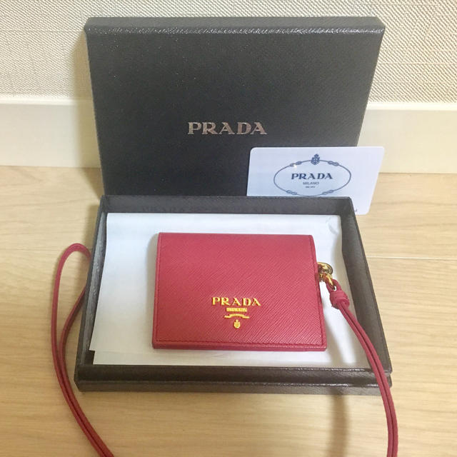 PRADA♡ネームタグパスケース サフィアーノ