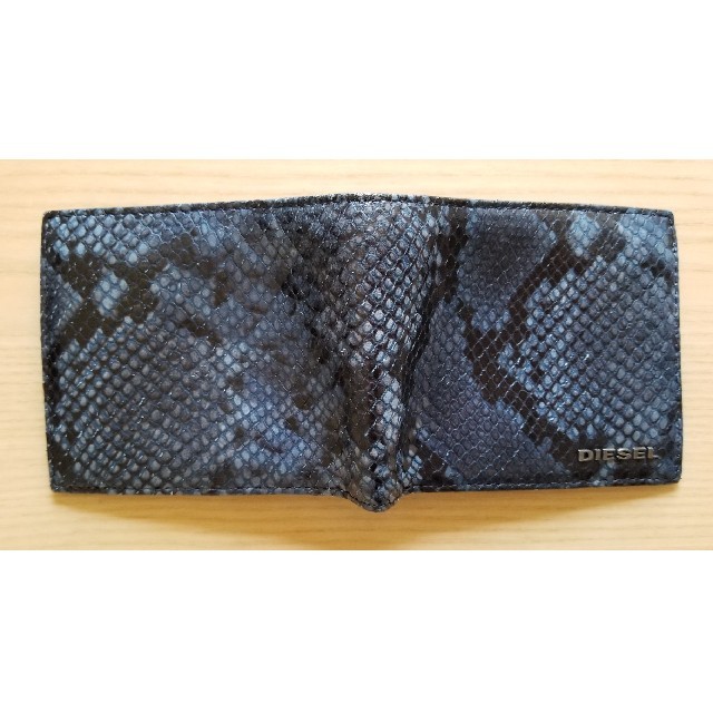 DIESEL(ディーゼル)の★ディーゼルDIESELヘビ柄ネイビーブルーやぎ革二つ折り財布ウォレット メンズのファッション小物(折り財布)の商品写真