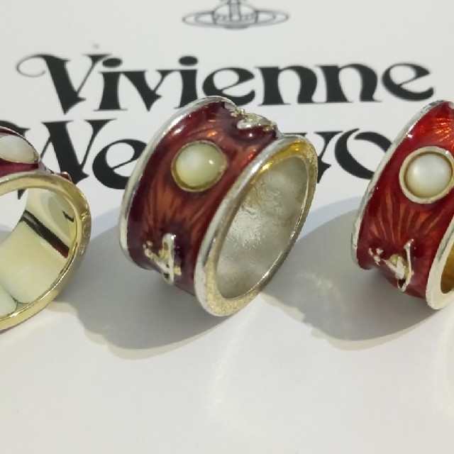 Vivienne Westwood(ヴィヴィアンウエストウッド)のahalfさま購入用 キングリング赤 ダメージありUSED品 レディースのアクセサリー(リング(指輪))の商品写真