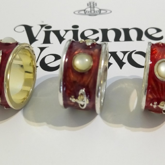 Vivienne Westwood(ヴィヴィアンウエストウッド)のahalfさま購入用 キングリング赤 ダメージありUSED品 レディースのアクセサリー(リング(指輪))の商品写真