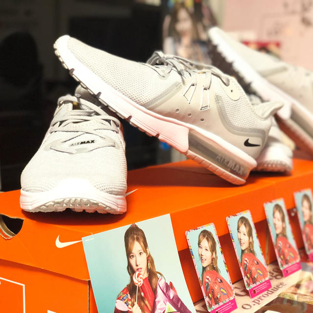 NIKE - AIRMAX 新品 TWICEサナ愛用の通販 by Z'gt shop|ナイキ NIKE - AIRMAX 新品 TWICEサナ愛用の通販 by Z'gt shop|ナイキ