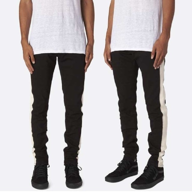 adidas(アディダス)のmnml ミニマル 裾ジップ ラインデニム クトラックデニムパンツ

 メンズのパンツ(デニム/ジーンズ)の商品写真