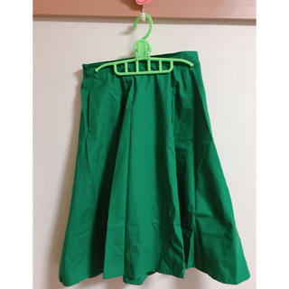 ダブルクローゼット(w closet)のw closet スカート／夏っぽいグリーン(ひざ丈スカート)