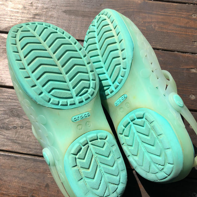 crocs(クロックス)のクロックス キッズ 5   22センチ キッズ/ベビー/マタニティのキッズ靴/シューズ(15cm~)(サンダル)の商品写真