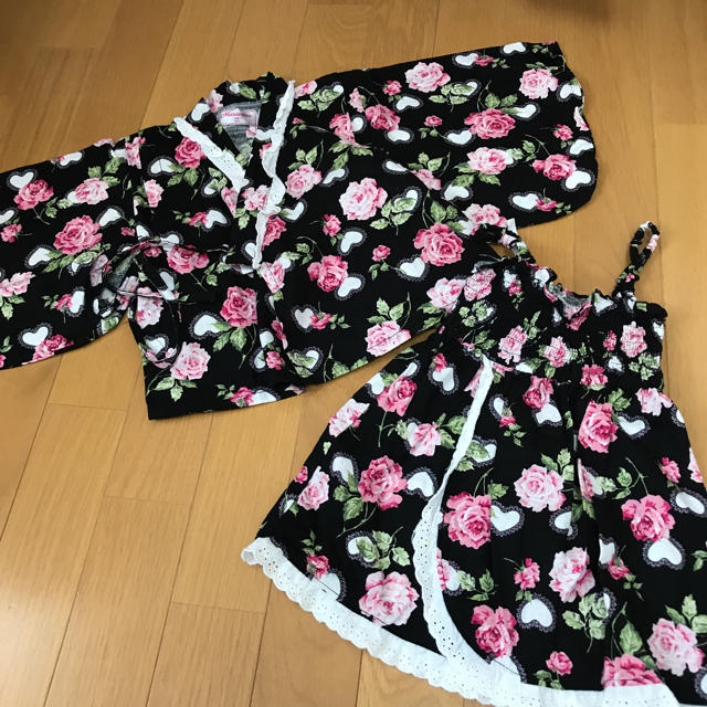 バラ柄浴衣 キッズ/ベビー/マタニティのキッズ服女の子用(90cm~)(甚平/浴衣)の商品写真