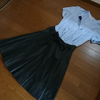ロペ(ROPE’)のウエストリボンフレアースカート黒(ひざ丈スカート)