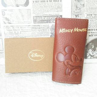 ディズニー(Disney)の【新品・未使用・送料込み】ミッキーマウスレザーキーケース(キーケース)