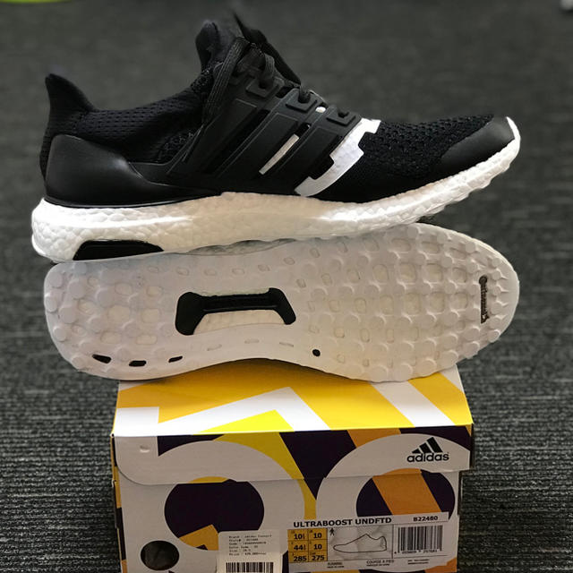 UNDEFEATED(アンディフィーテッド)のUNDEFEATED adidas ULTRABOOST size:28.5 黒 メンズの靴/シューズ(スニーカー)の商品写真