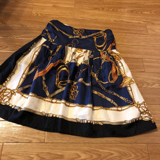ティアラ(tiara)のティアラ ＊ 絹素材スカート(ひざ丈スカート)