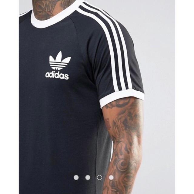 adidas(アディダス)の新品 ブラック 日本M &L adidas★カリフォルニアTシャツ ユニセックス メンズのトップス(Tシャツ/カットソー(半袖/袖なし))の商品写真